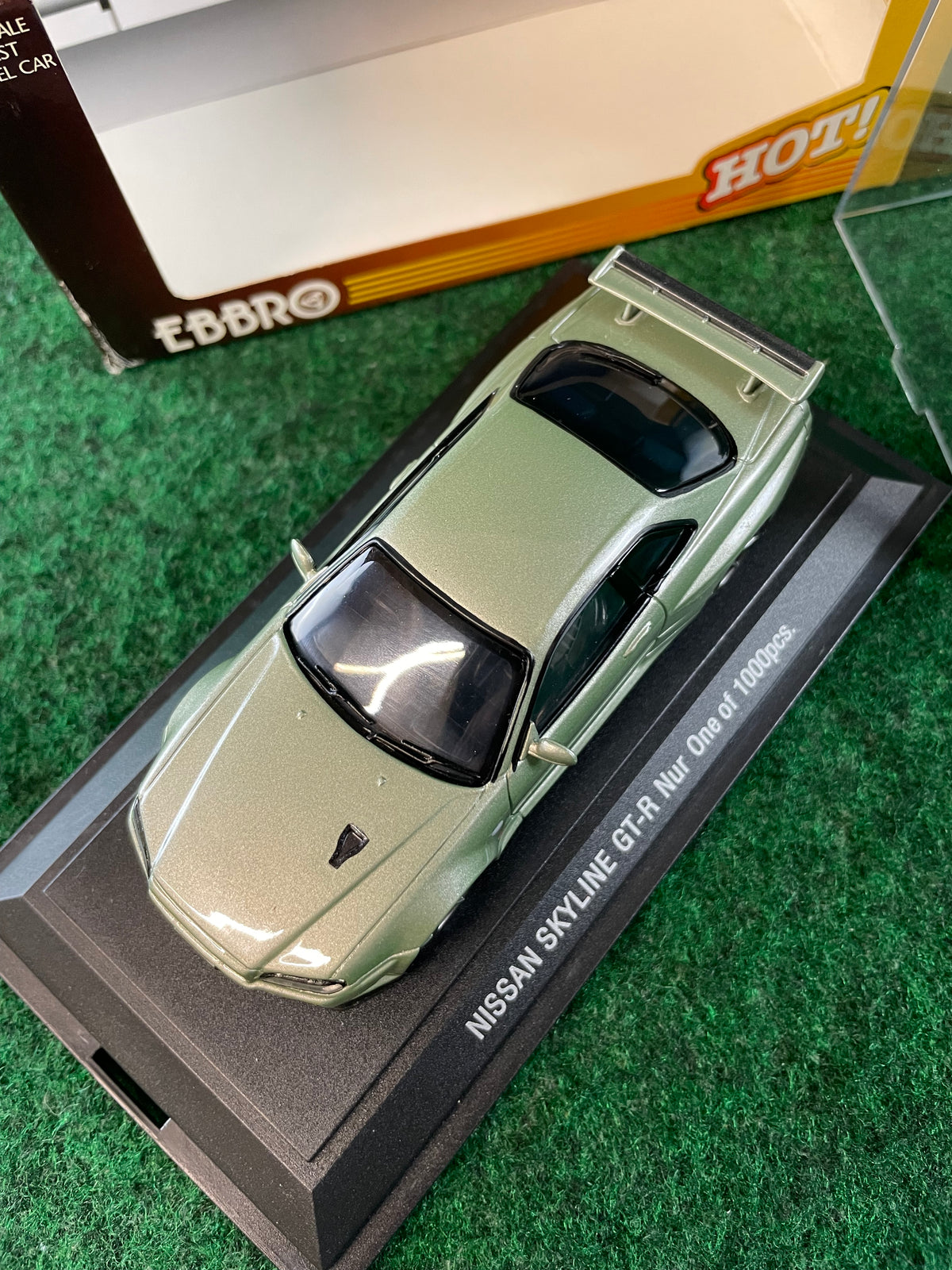 EBBRO HOT! Nissan Skyline R34 GT-R VSPEC II Nur 1/43 Diecast