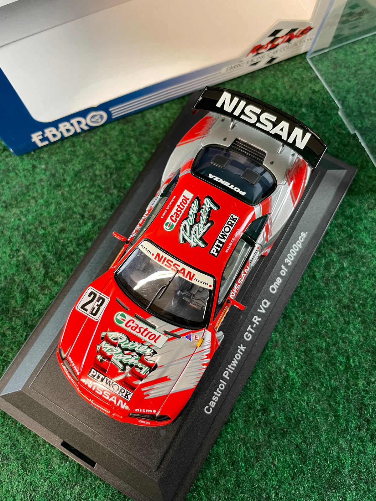 EBBRO Racing Car Collection - 2002 Castrol Pitwork Nissan Skyline R34 GT-R VQ 1/43 Scale Diecast