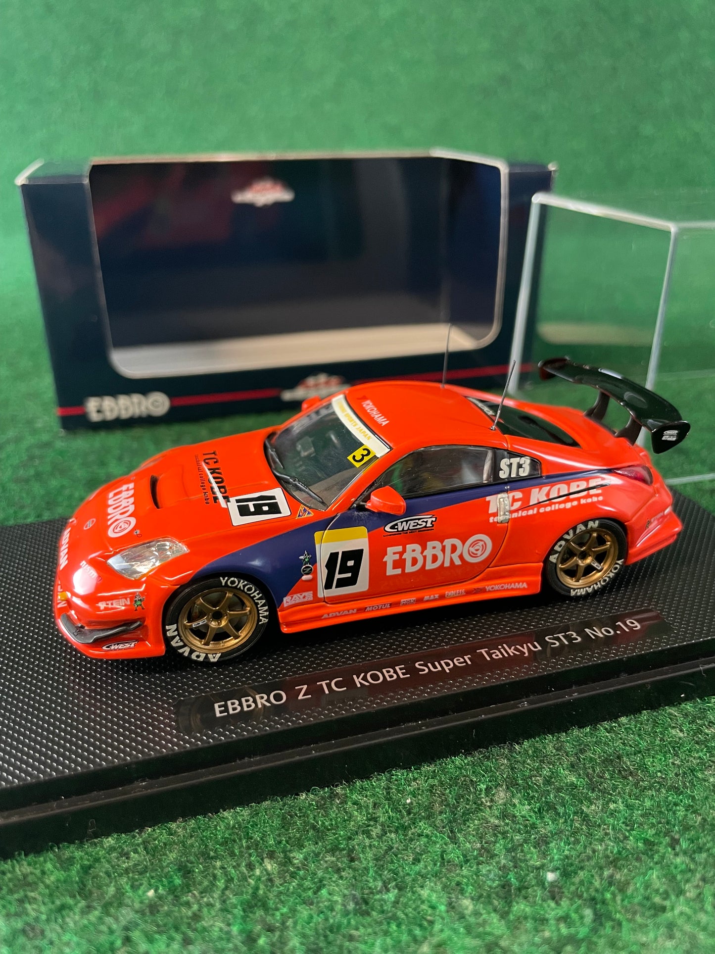 EBBRO Racing Collection Nissan Fairlady Z - TC KOBE Cwest 1/43 Scale Diecast