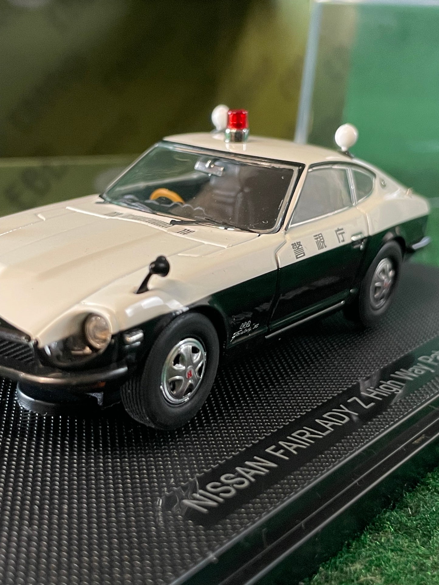 EBBRO Oldies - 1969 Nissan Fairlady Z Highway Patrol Car 1/43 Scale Diecast