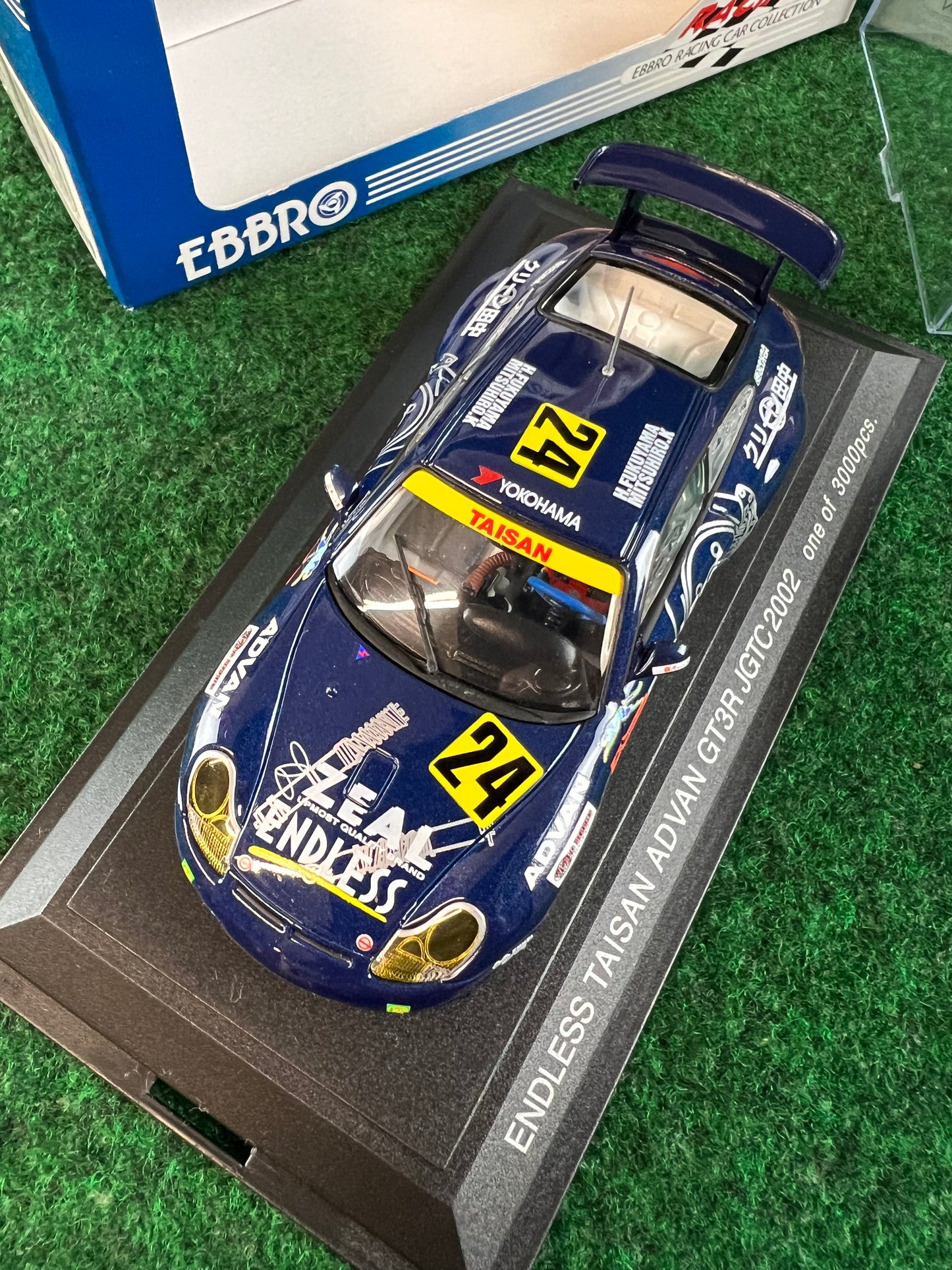 ENDLESS - 2004 Porsche 911 JGTC #26 Centerlock Race Wheel and Goods Set