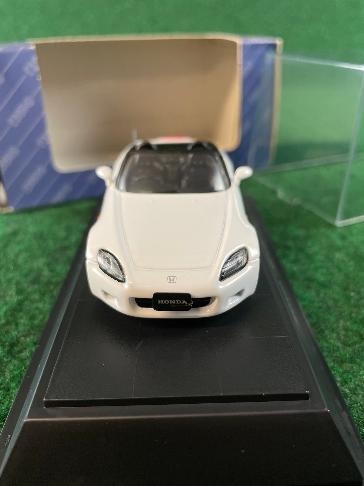 EBBRO 1999 Honda S2000 (Grand Prix White) 1/43 Scale Diecast