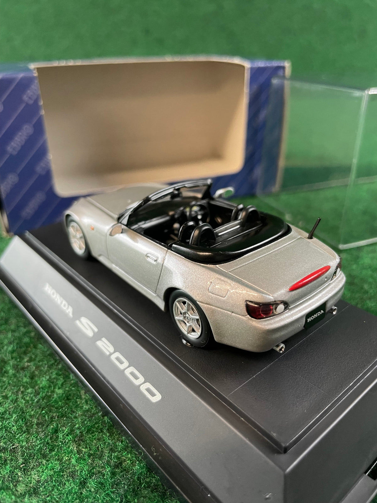 EBBRO 1999 Honda S2000 (Silverstone Silver) 1/43 Scale Diecast
