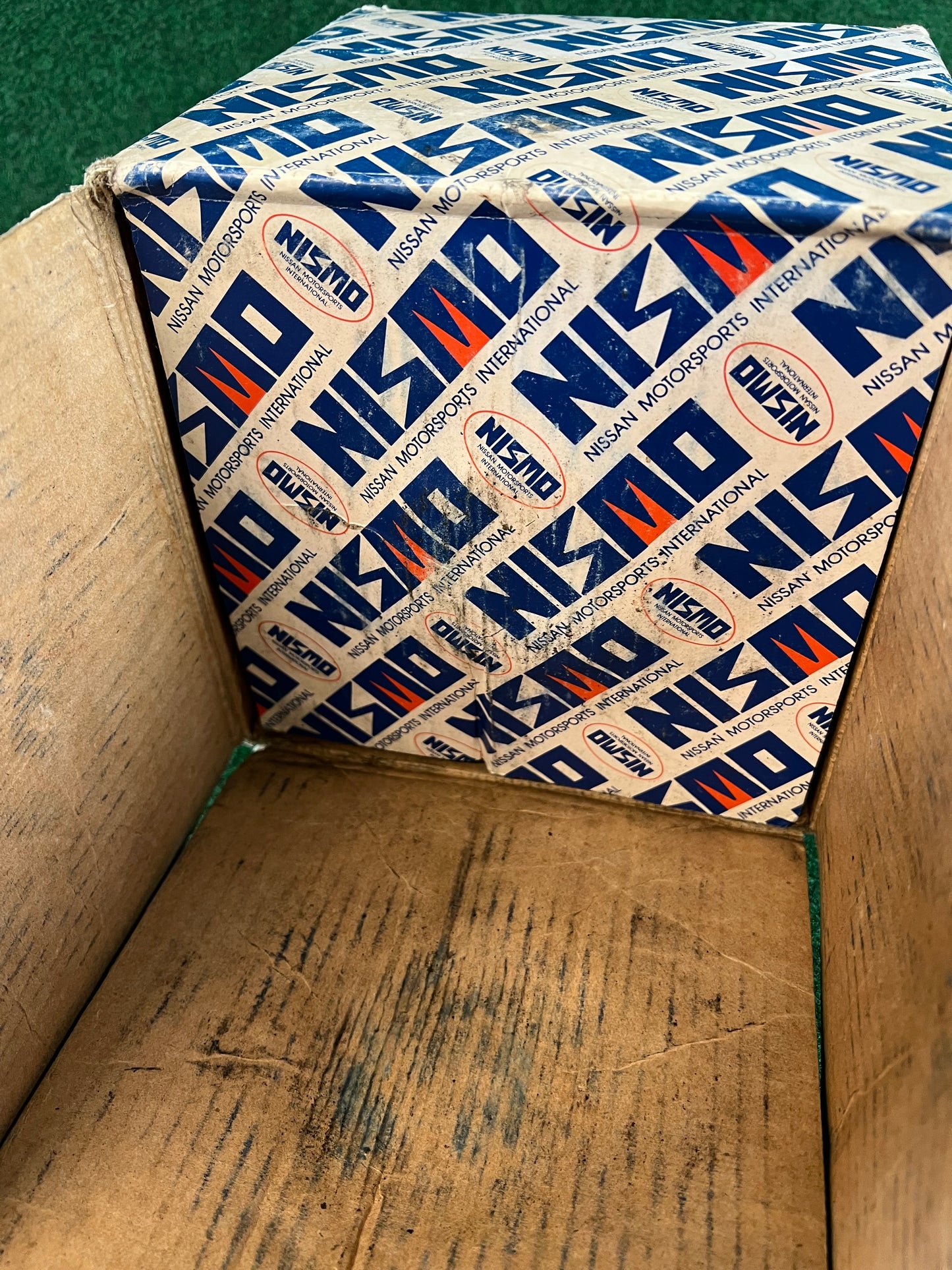 NISMO - Old Logo Differential and Bushing Boxes Display Set