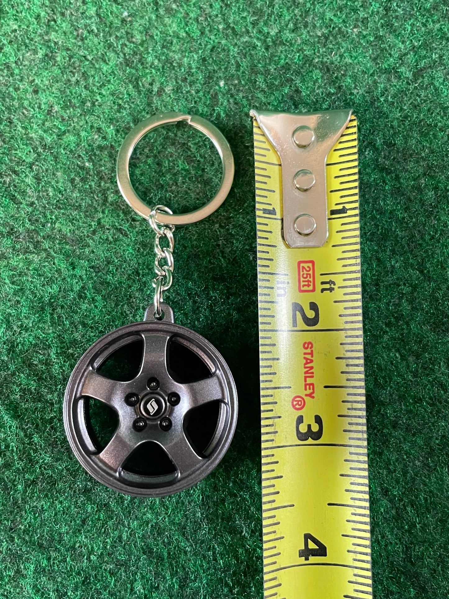 TC Juurokuhoi Vending Machine Nissan Skyline R32 GT-R Wheel Keychain