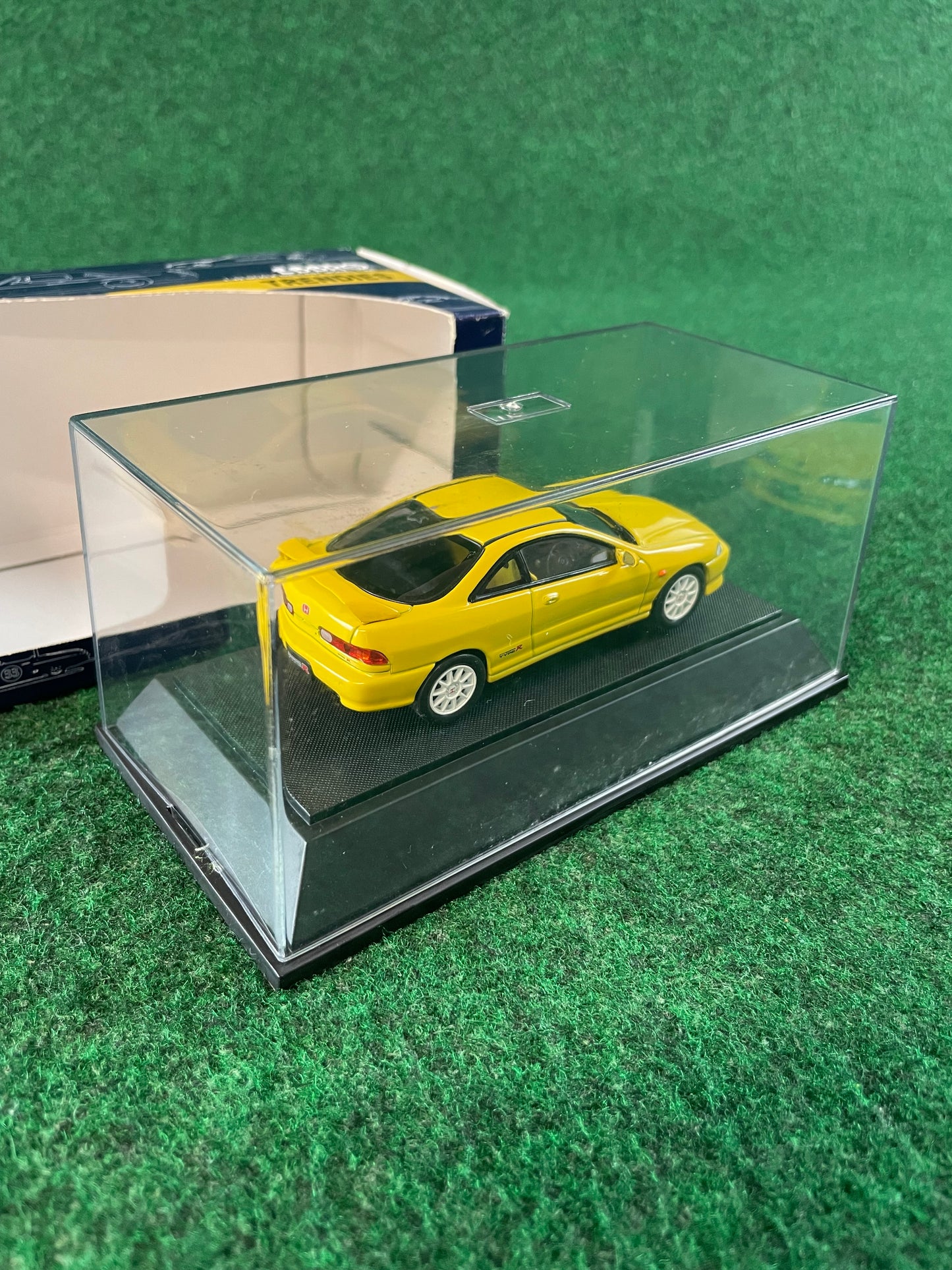EBBRO Trendies Honda Integra Type R DC2 (Yellow) 1/43 Scale Diecast