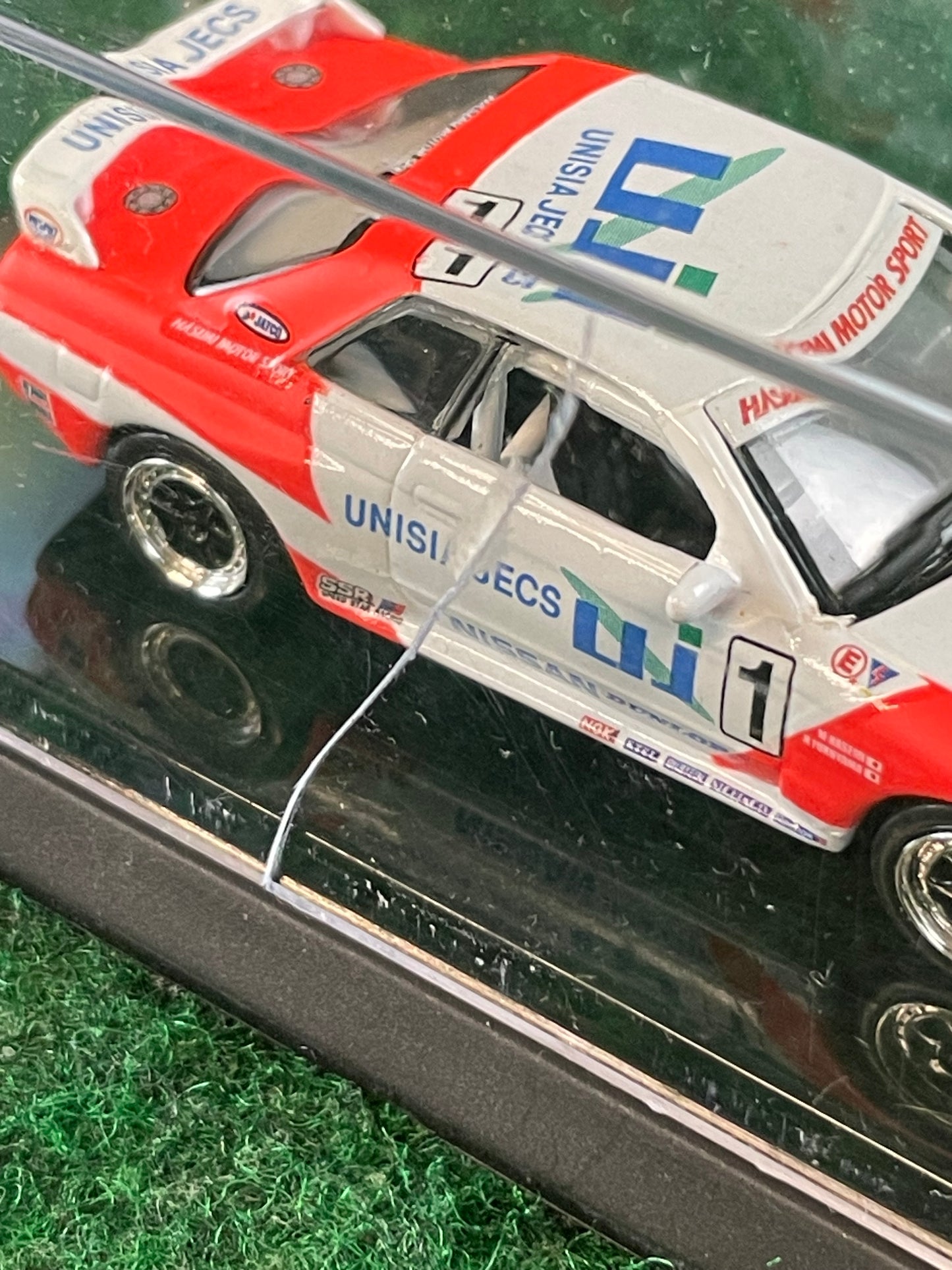 KYOSHO - Beads Collection 1992 & 1993 Unisia JECS Nissan Skyline R32 GT-R 1/64 Scale Diecast Set