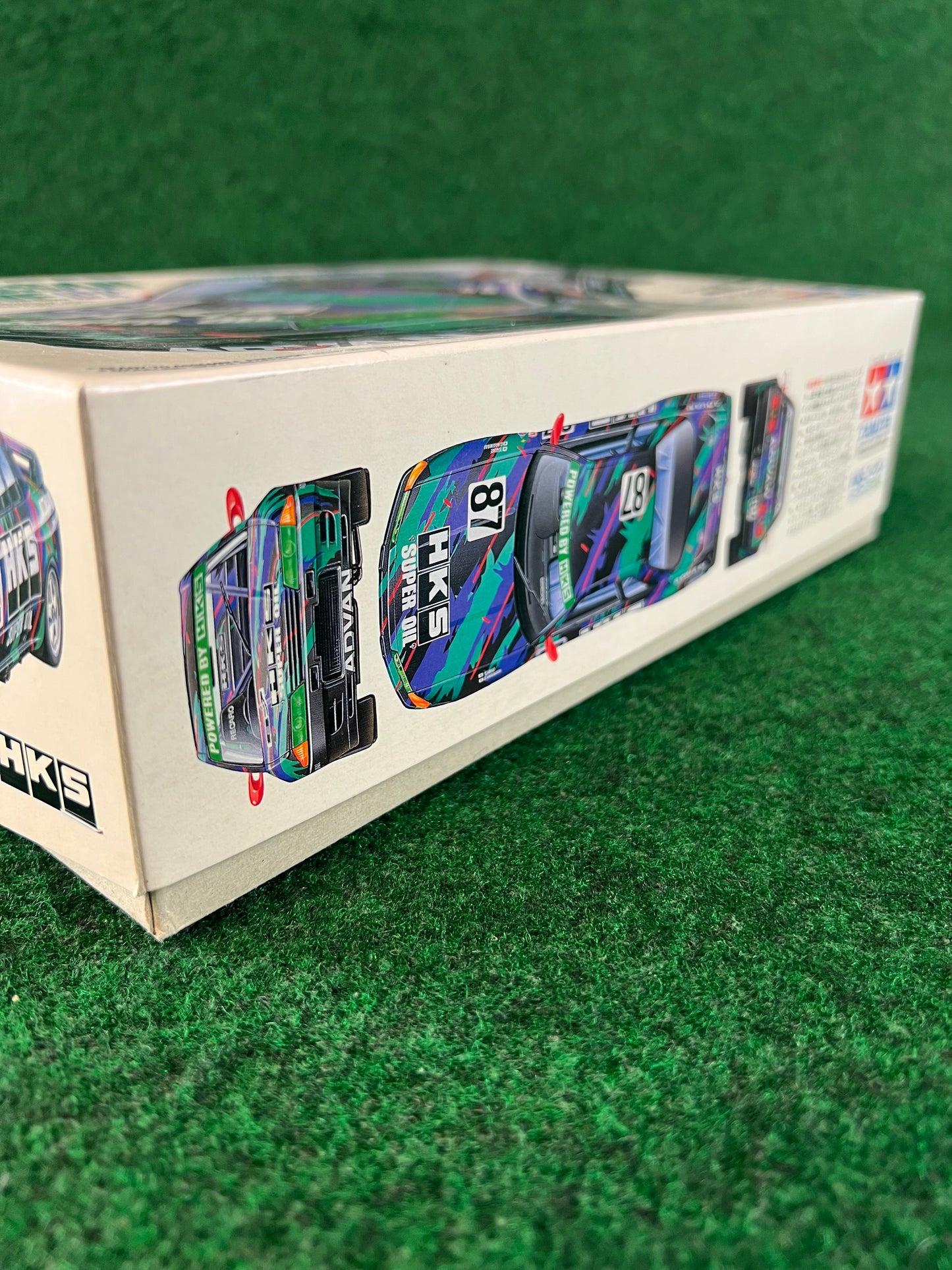 Tamiya - HKS Group A Nissan Skyline R32 GTR 1/24 Scale Model