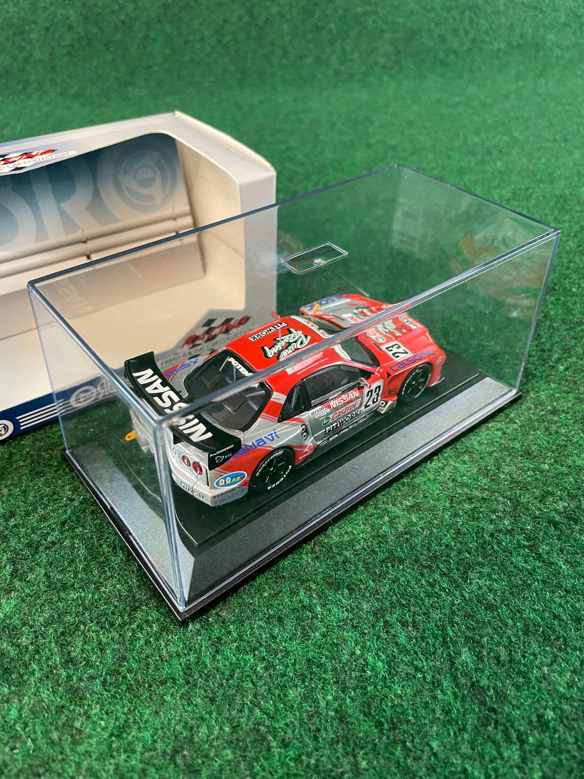 EBBRO Racing Car Collection - 2002 Castrol Pitwork Nissan Skyline R34 GT-R Suzuka 1000km 1/43 Scale Diecast