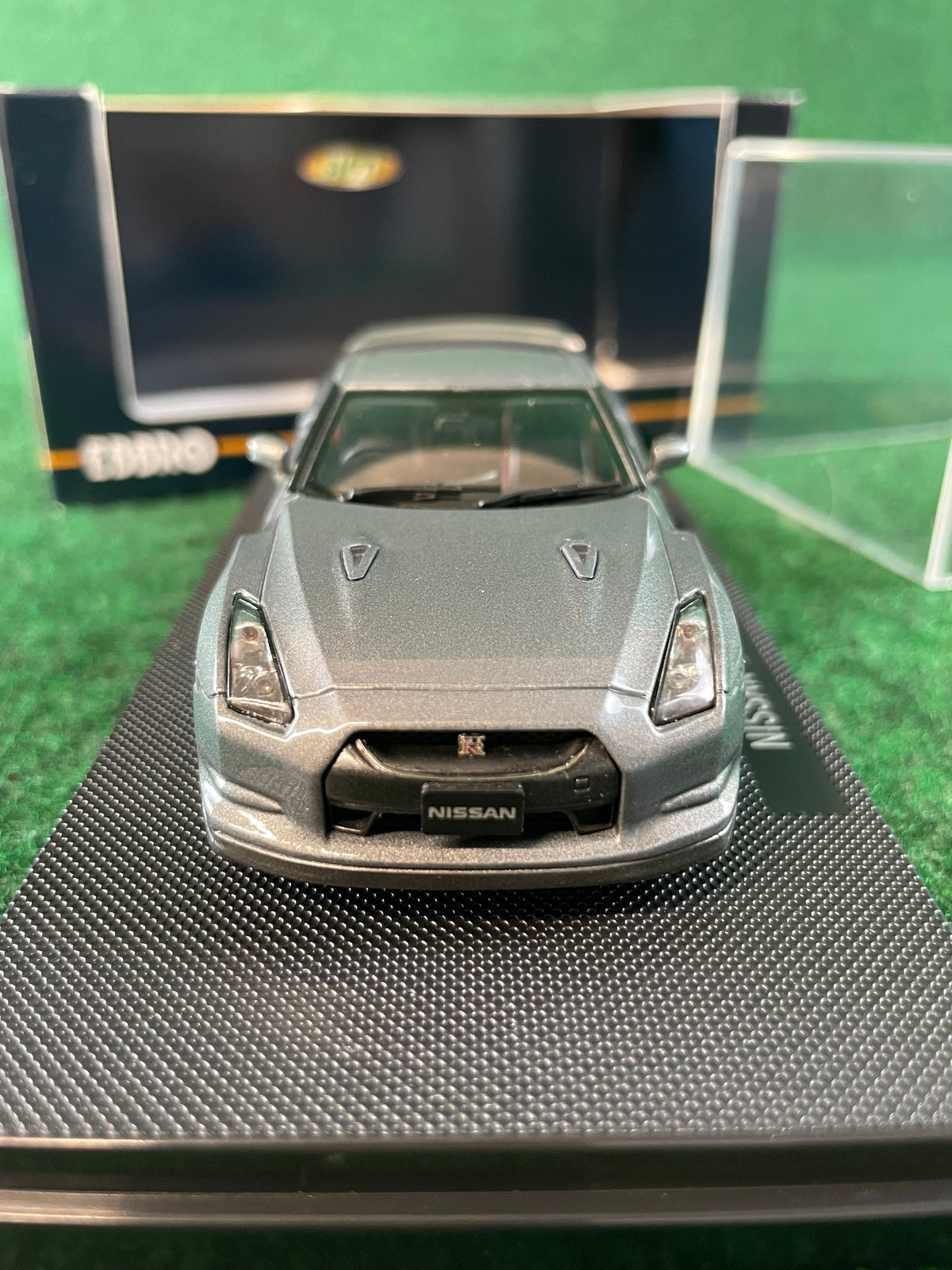 EBBRO HOT - Nissan R35 GT-R Black Edition Grey 1/43 Scale Diecast
