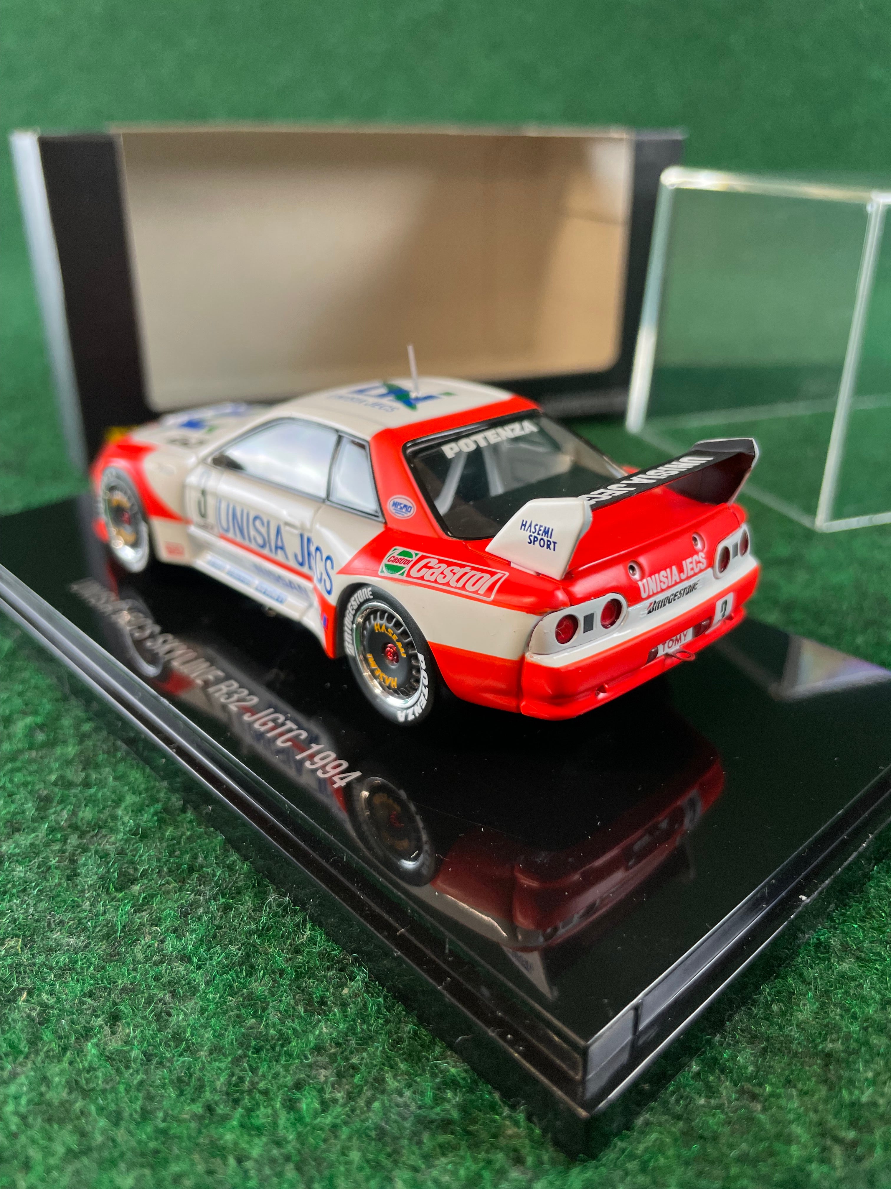 EBBRO Legends of JGTC - 1994 Unisia JECS Nissan Skyline R32 GTR 1