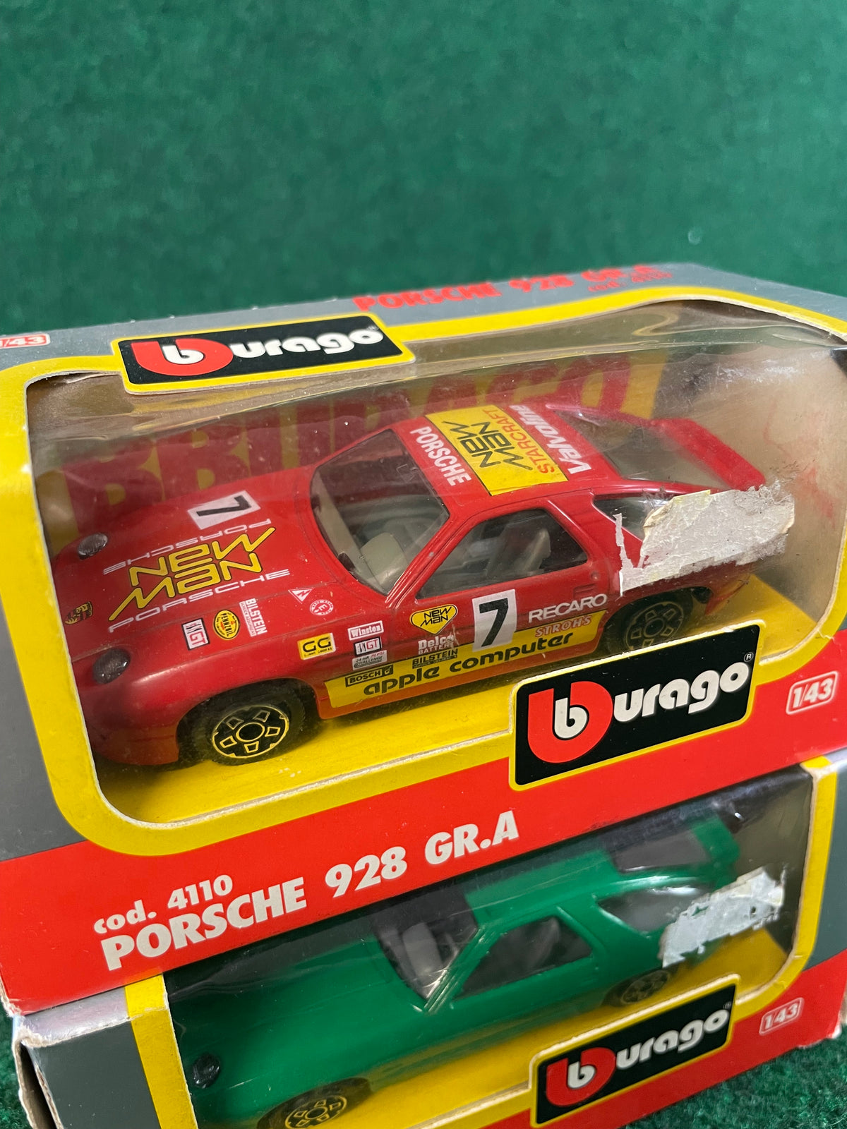 burago Porsche 928 Toy Car Diecast Set