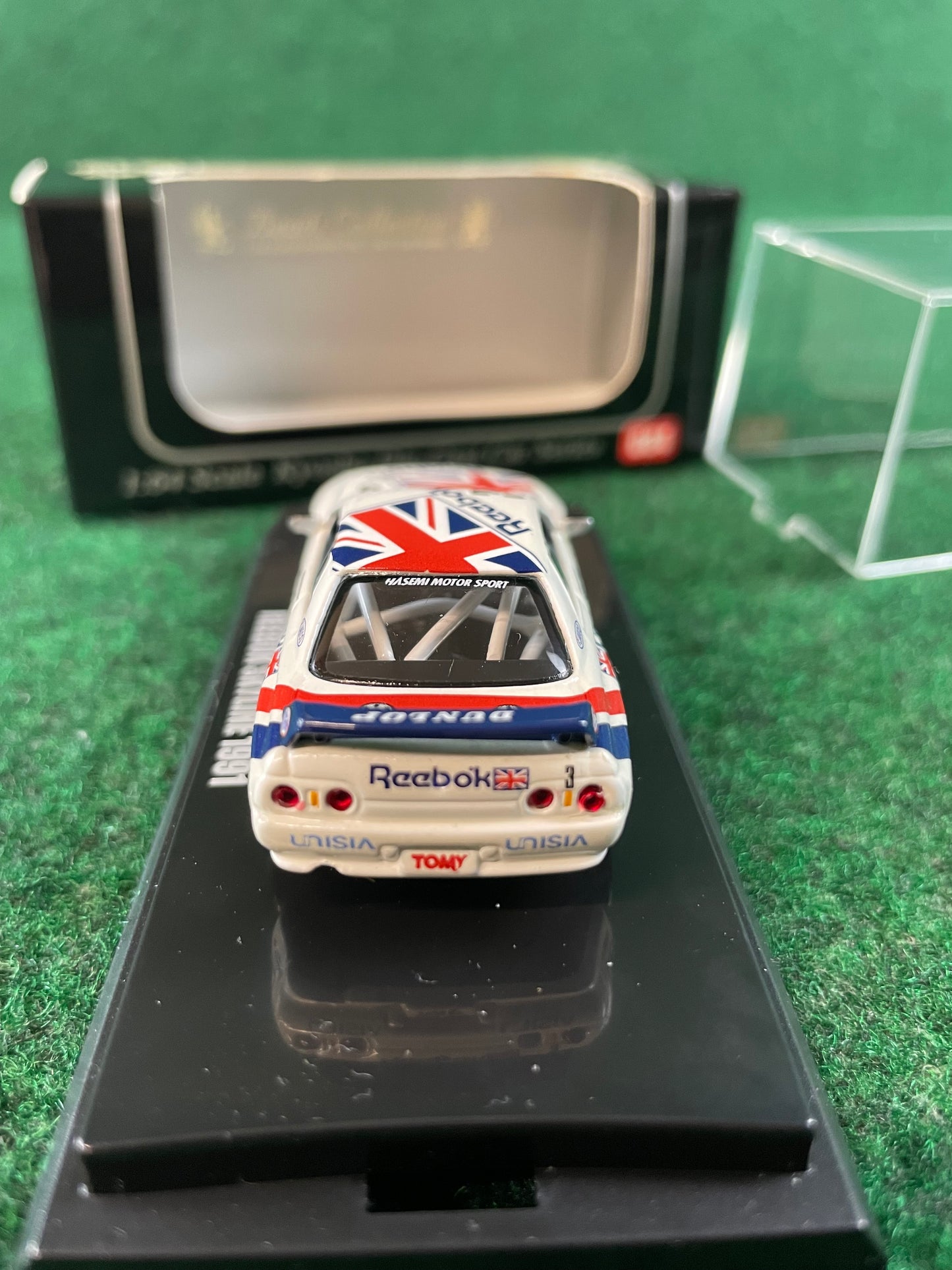 KYOSHO - Beads Collection 1990 & 1991 Reebok Nissan Skyline R32 GT-R 1/64 Scale Diecast Set