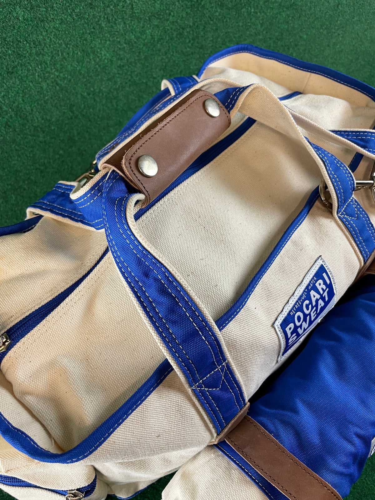 Pocari Sweat Large Canvas Bag & Blanket Set