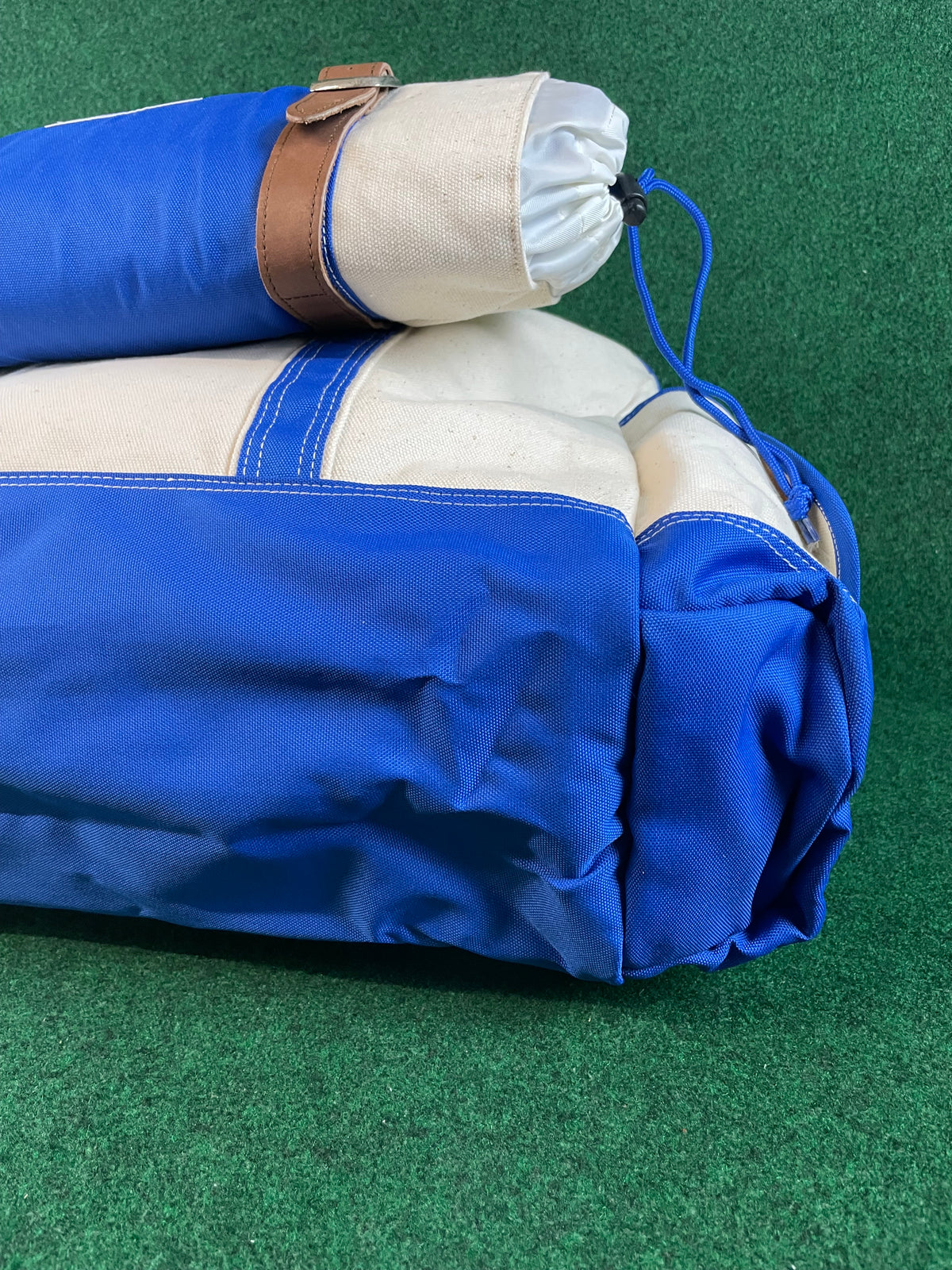Pocari Sweat Large Canvas Bag & Blanket Set