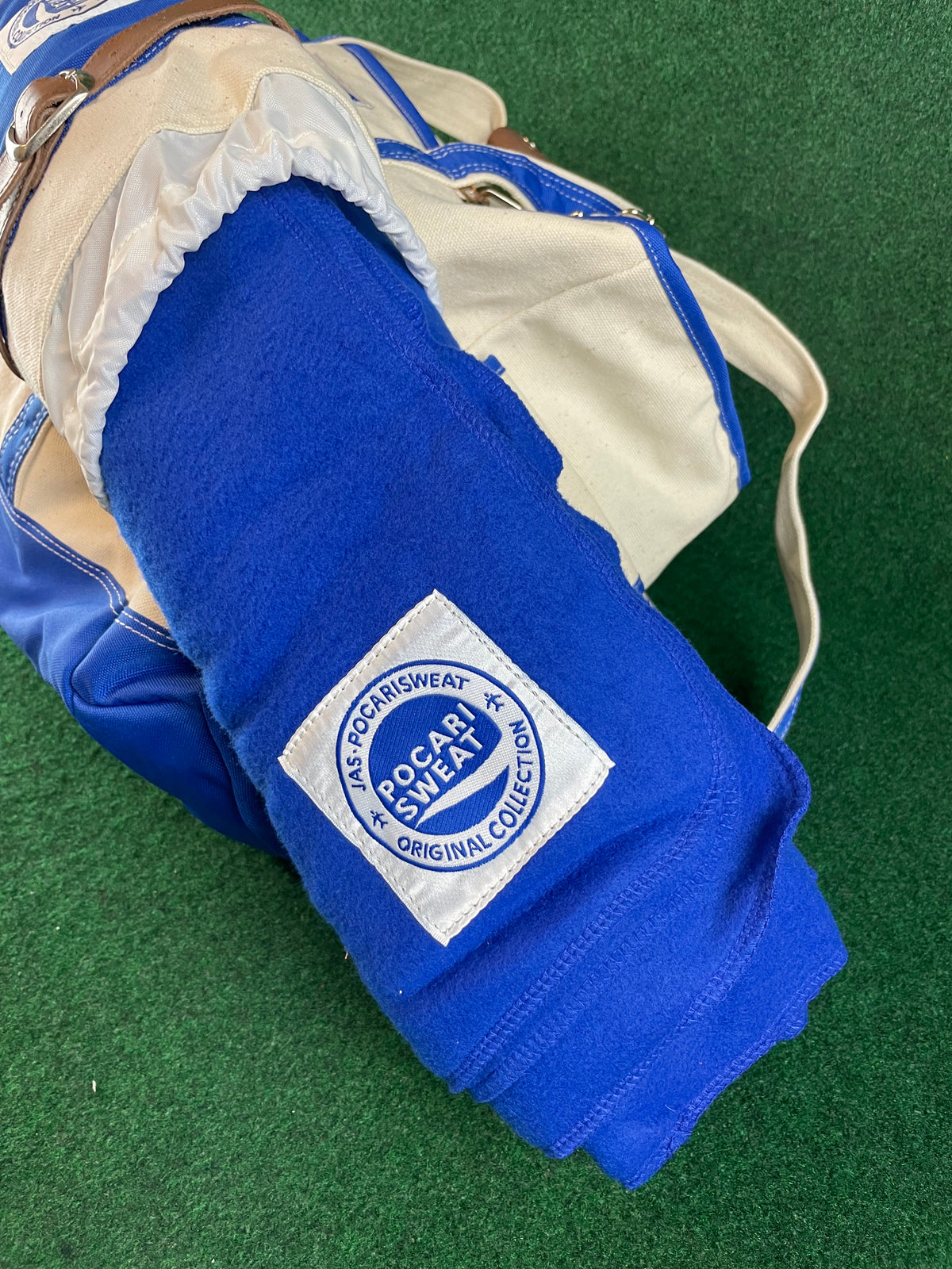 Pocari Sweat Large Canvas Bag & Blanket Set