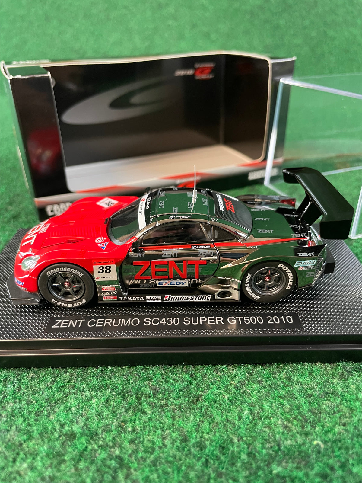 EBBRO 2010 Super GT ZENT Cerumo GT500 Lexus SC430 1/43 Scale Diecast