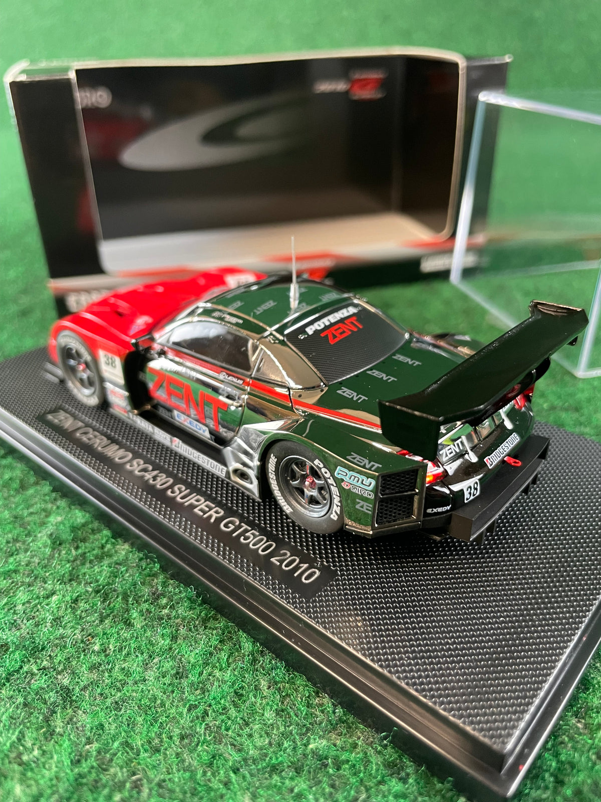 EBBRO 2010 Super GT ZENT Cerumo GT500 Lexus SC430 1/43 Scale Diecast