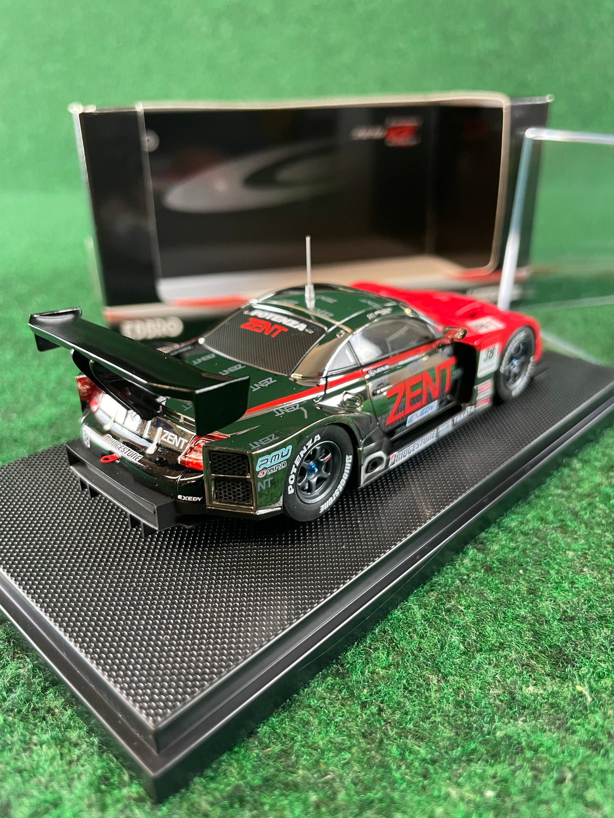 EBBRO 2010 Super GT ZENT Cerumo GT500 Lexus SC430 1/43 Scale Diecast