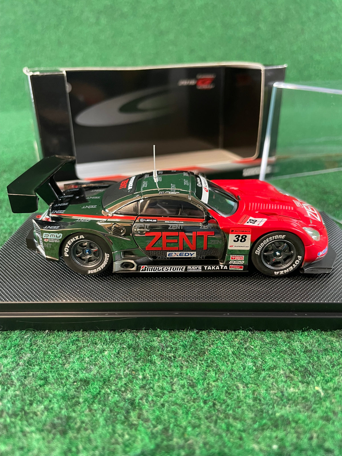 EBBRO 2010 Super GT ZENT Cerumo GT500 Lexus SC430 1/43 Scale Diecast