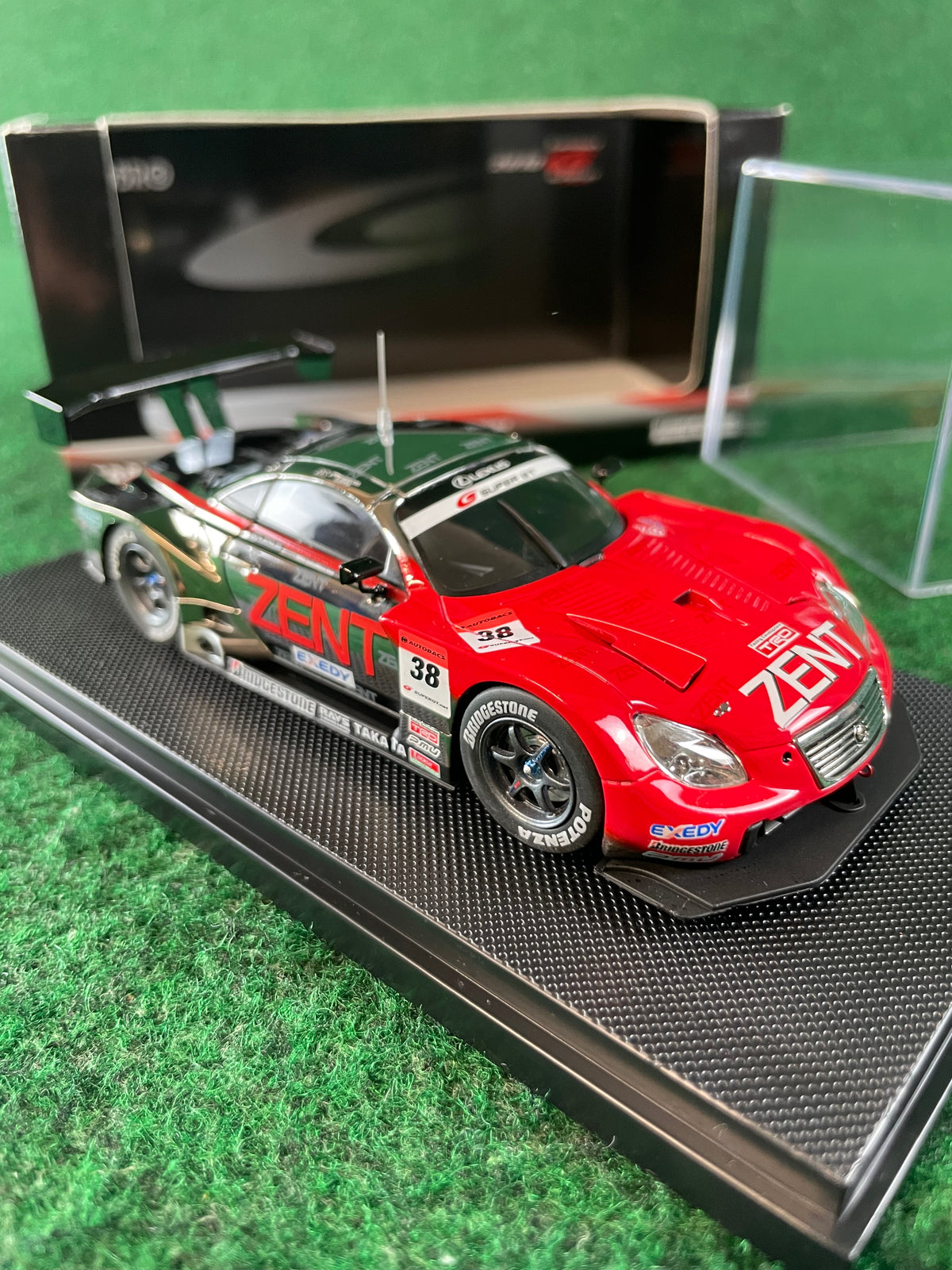 EBBRO 2010 Super GT ZENT Cerumo GT500 Lexus SC430 1/43 Scale Diecast