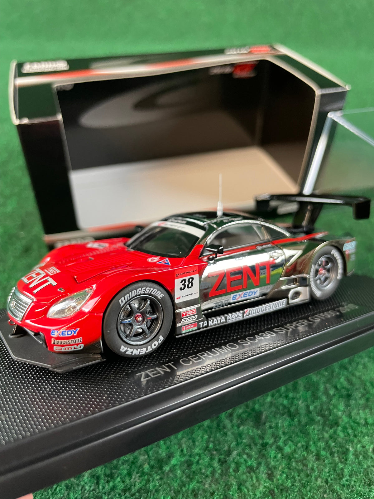 EBBRO 2010 Super GT ZENT Cerumo GT500 Lexus SC430 1/43 Scale Diecast