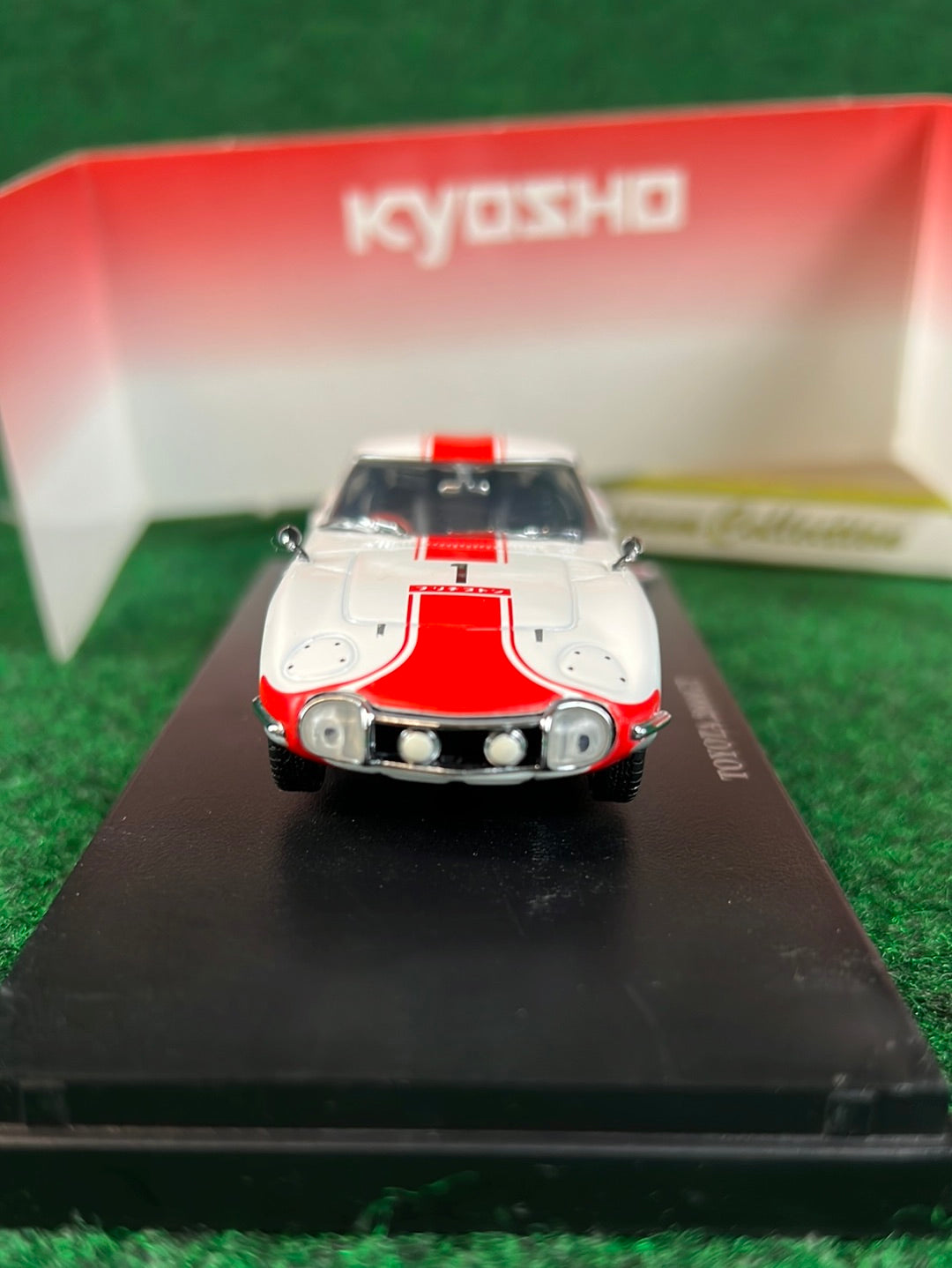 Kyosho Museum Collection  Toyota 2000GT Fuji 24 Hour 1/43 Scale Diecast