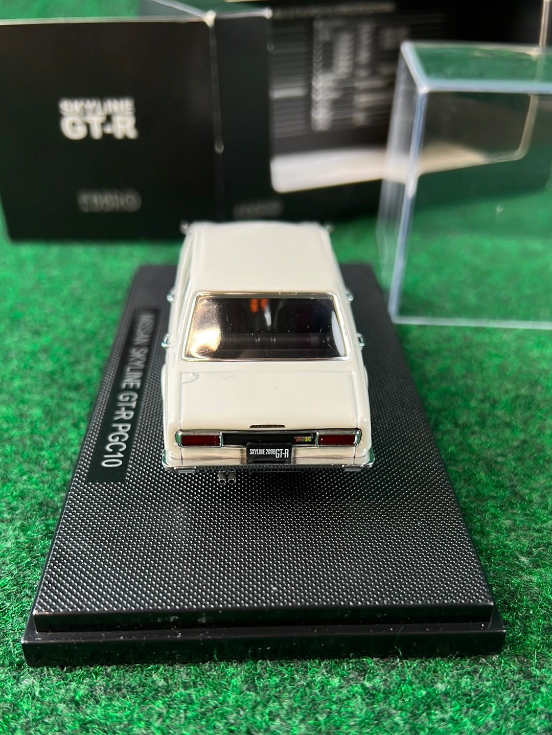 EBBRO Nissan Skyline GT-R PGC10 White 1/43 Scale Diecast