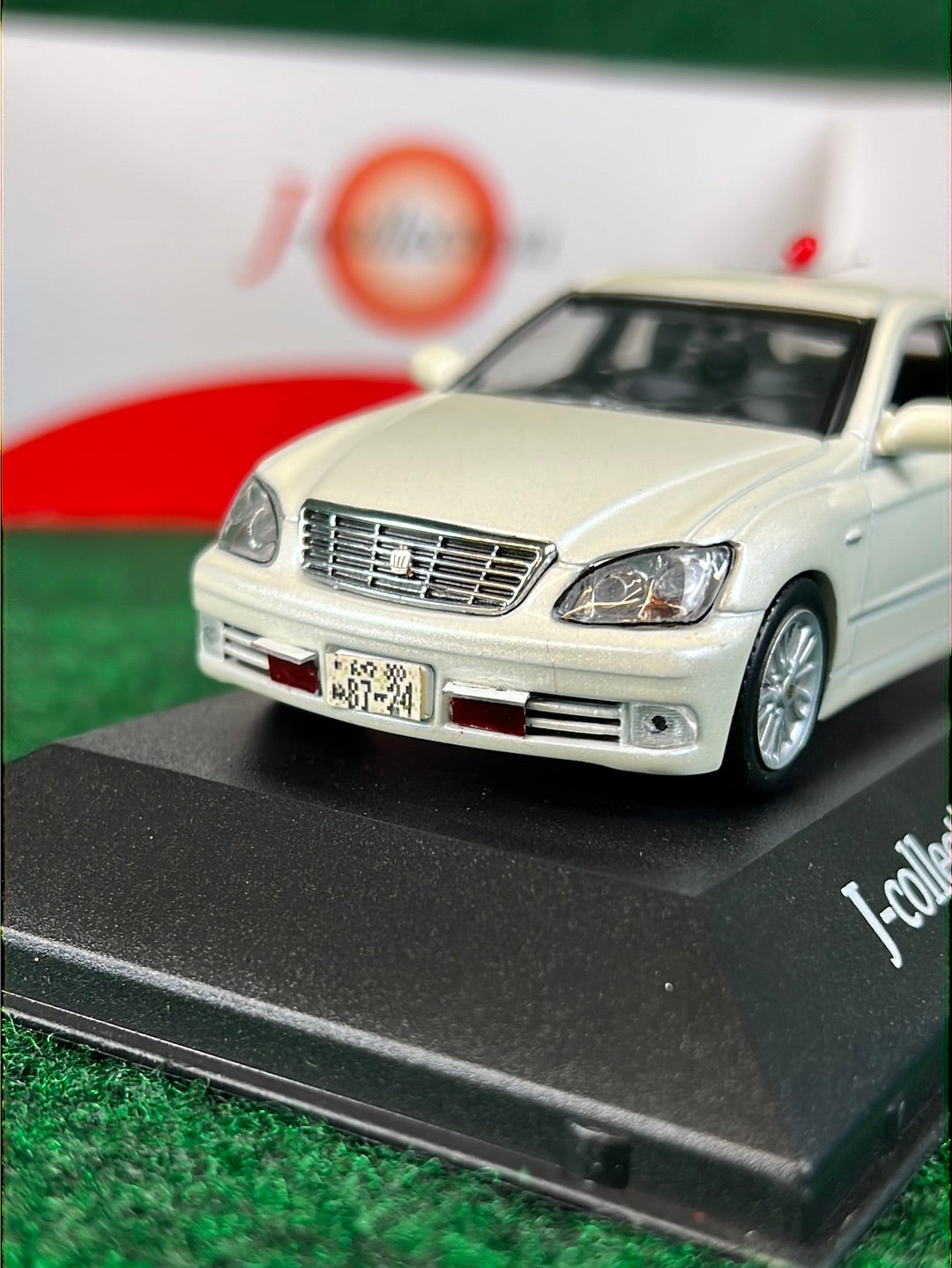 J-Collection (KYOSHO) 2005 Toyota Crown Royal Modified 1/43 Scale Diecast
