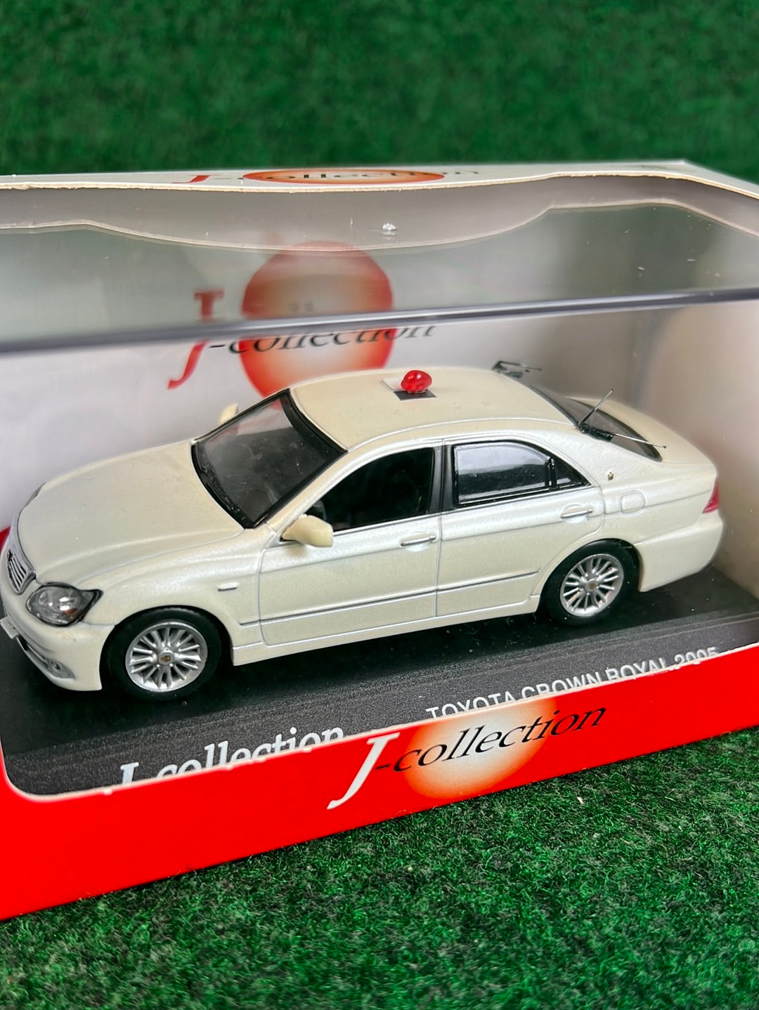 J-Collection (KYOSHO) 2005 Toyota Crown Royal Modified 1/43 Scale Diecast