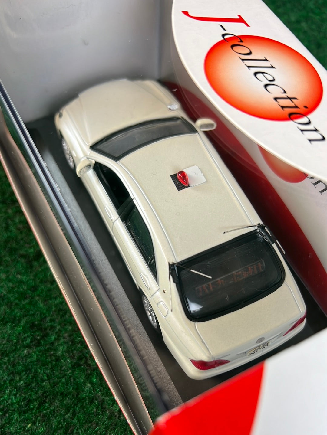 J-Collection (KYOSHO) 2005 Toyota Crown Royal Modified 1/43 Scale Diecast