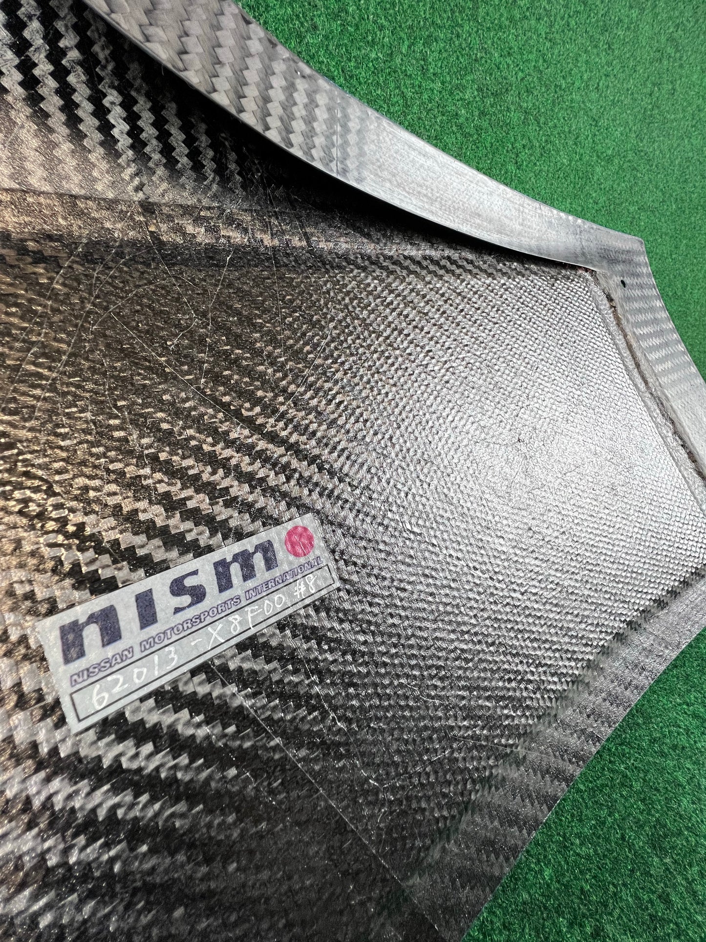 *Free Shipping (in USA) - Calsonic NISMO Impul 2008 Nissan R35 Super GT Carbon Fiber Front Left Fender/Bumper Aero Section